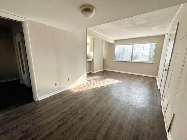 Photo - 3304 Red River St Unit 104