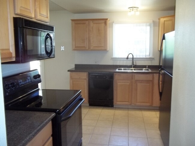 Photo - 487 W Twain Ave