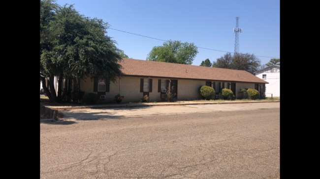 Building Photo - 601 S Bruce Ave