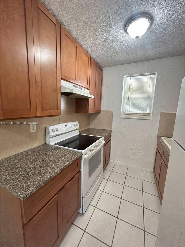 5814 NE 4th Ct Unit 3