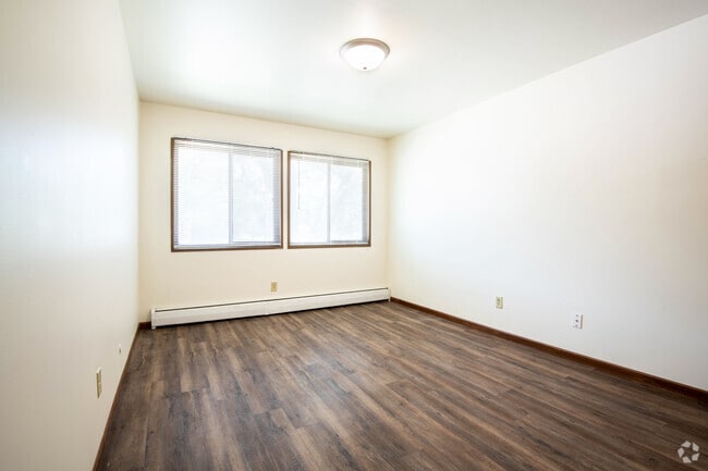 1BR, 1BA - 650SF