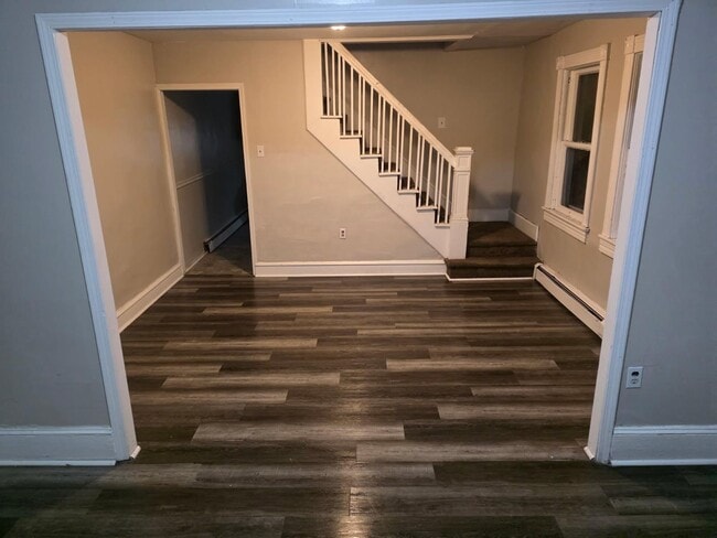 Building Photo - 109 Penn St