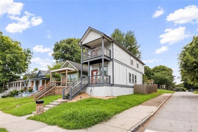 494 Rockwell St SW
