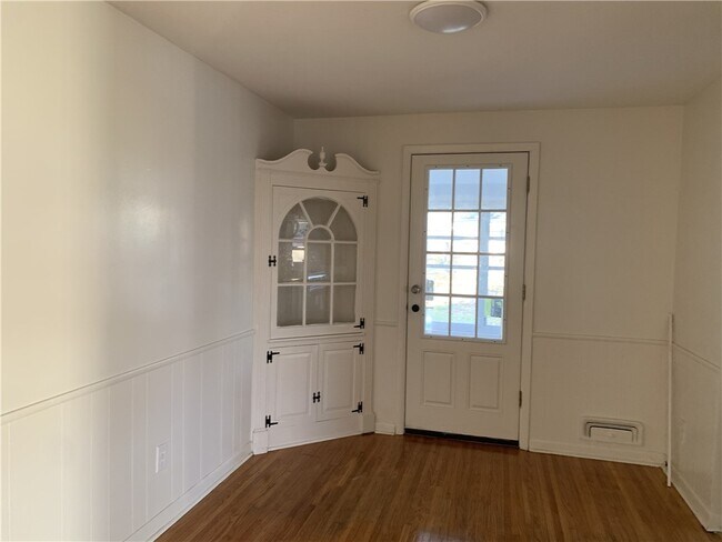 Photo - 80 Abington Rd