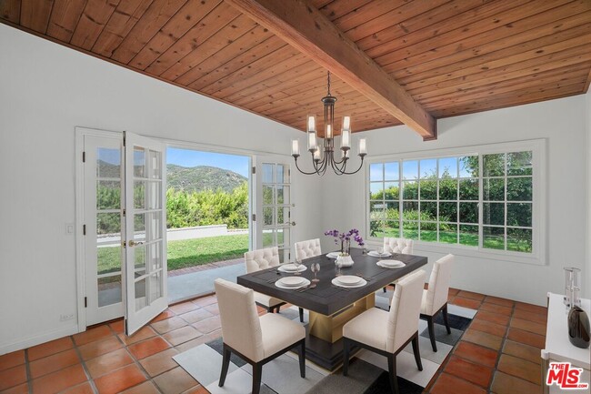 Photo - 1312 Duende Ln