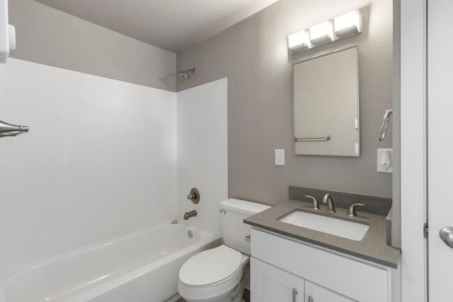 Photo - White Rock Apartments
