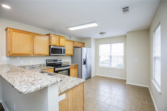Photo - 131 Foxglove St
