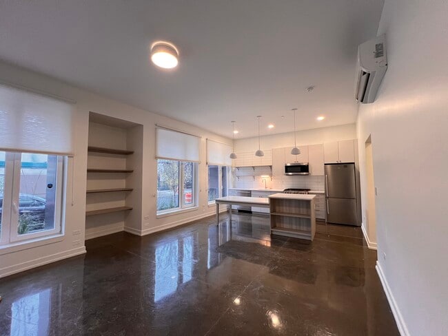 Photo - 1131 W Winona St