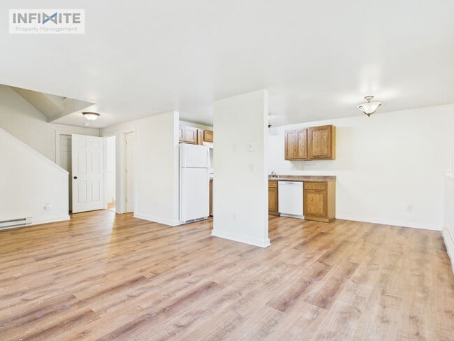 Photo - 215 S 18th Ave