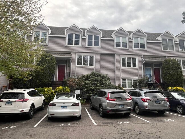 Building Photo - 2700 Bedford St