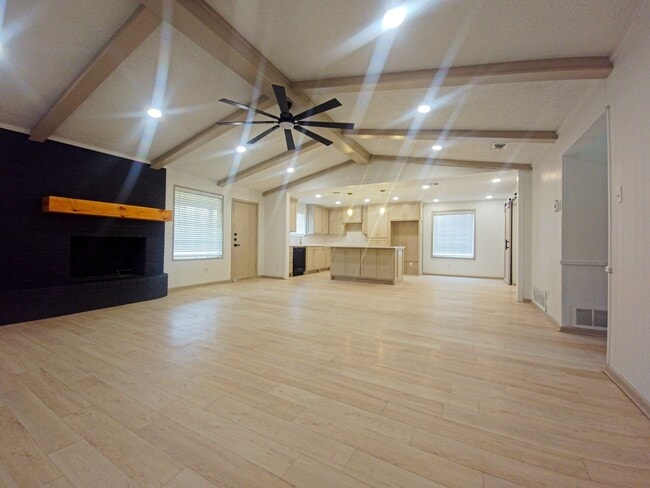 Photo - Honey I'm Home, 3 bedroom 2 Bath Newly Remodeled