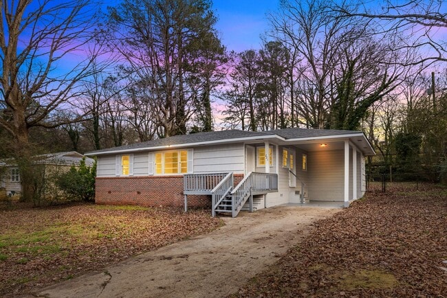 Building Photo - 221 Lawson Rd