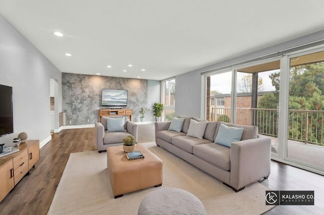 Building Photo - 2BD-2BTH HOME | NEWLY RENOVATED | BLOOMFIELD HILLS, MI