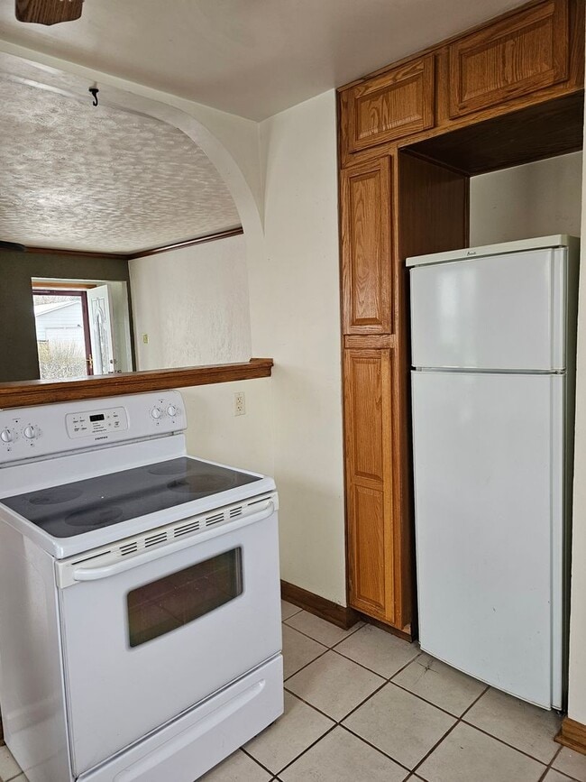 Photo - 915 W 28th St