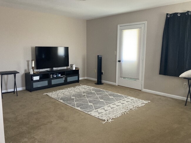 Photo - 3502 Scotland Rd