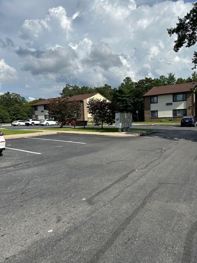 Photo - Roberts Village Apartments
