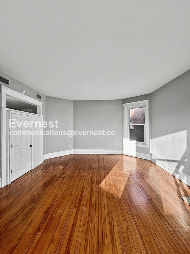 Photo - 2034 W Grace St Unit Apt B