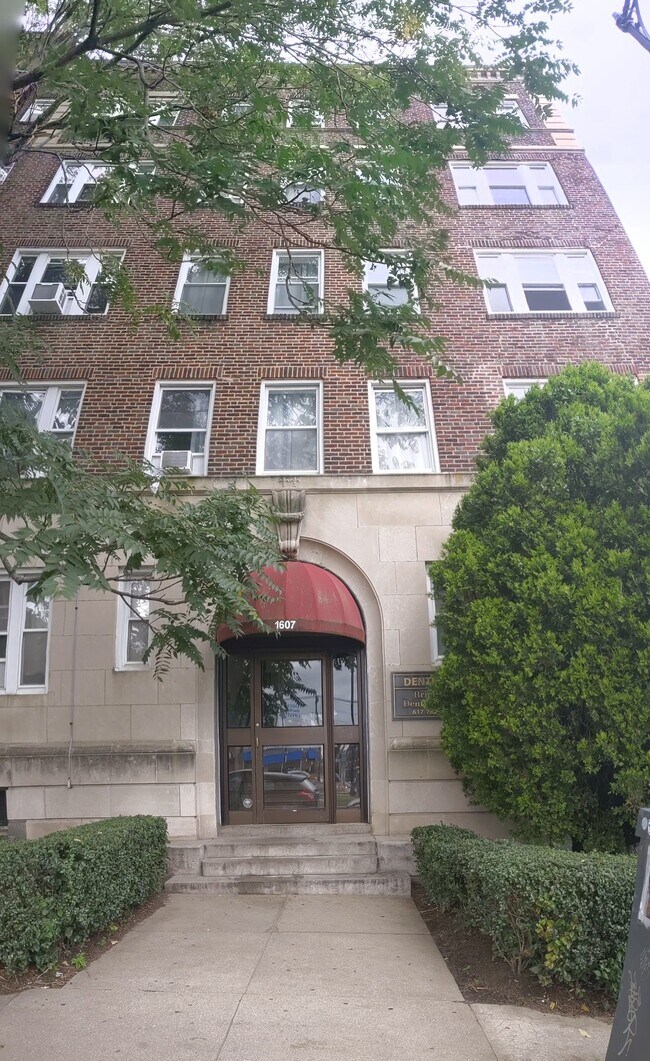 Photo - 1607 Commonwealth Ave Unidad 27