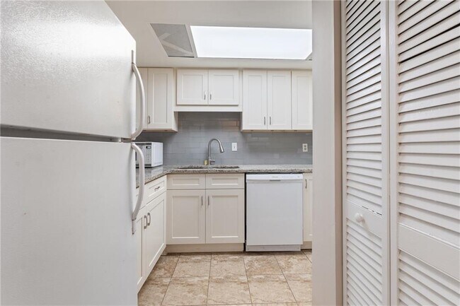 Photo - 469 Granite Ridge Pl