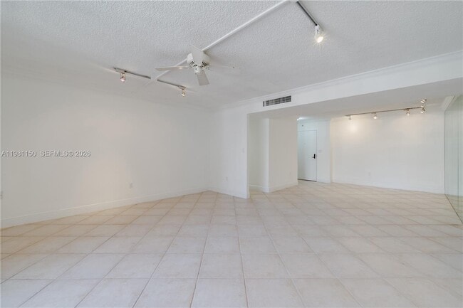 Photo - 600 Biltmore Way Unidad 1205