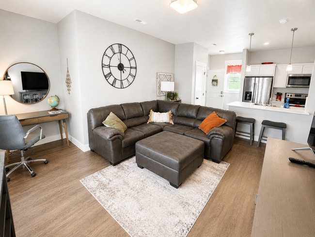 Building Photo - FURNISHED ONE BED IN ANNAFELD