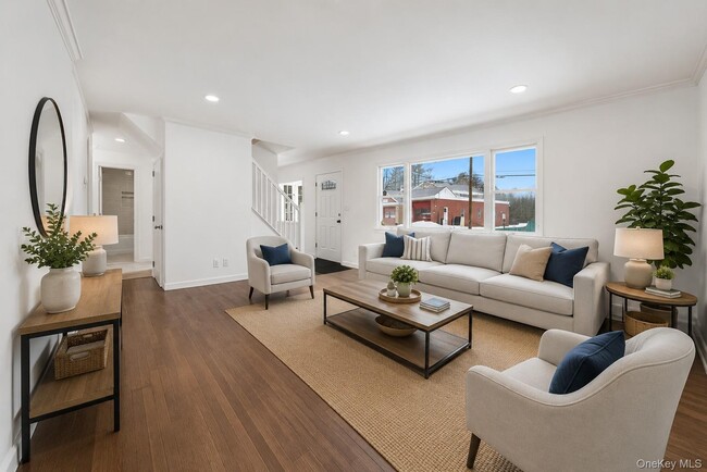 Photo - 785 Locksley Rd