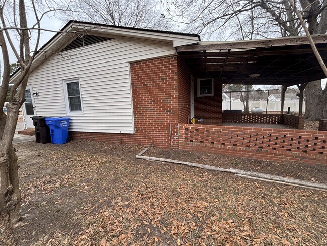 Photo - 544 N Dunn St House