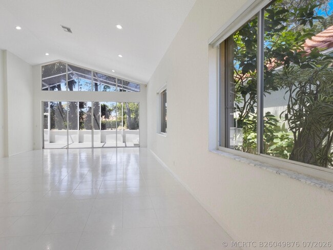 Photo - 5279 Brookview Dr