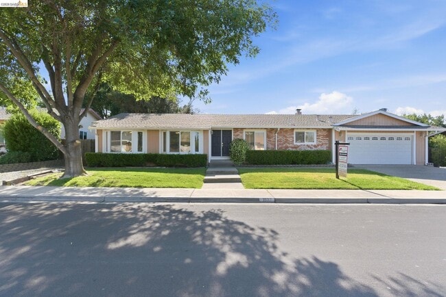 Photo - 1077 Bellamy Ct