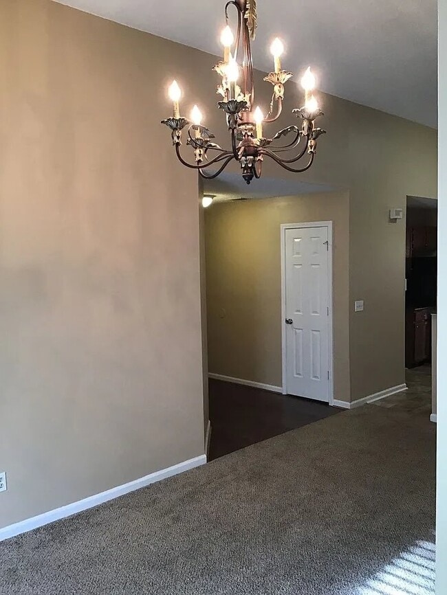 Photo - 220 Risdon Way