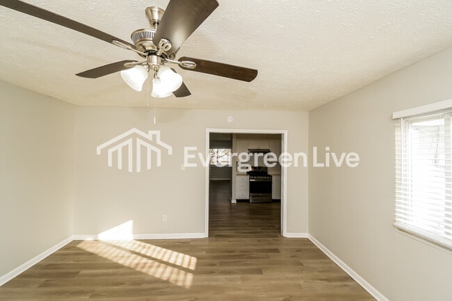 Photo - 1850 Priscilla Ave