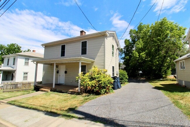 Photo - 272 W Bruce St
