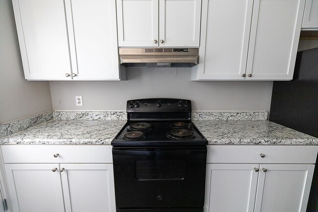 Photo - 1718-1720 E 39th St Unit 1718 E 39