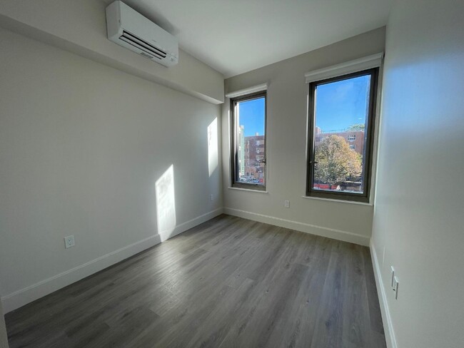 Photo - 77 Commercial St Apartment Unit 403