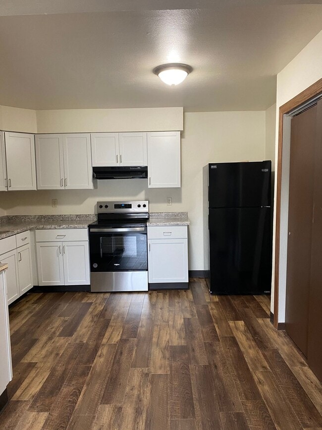 Photo - Immaculate Updated 2 Bedroom with 1 Bath