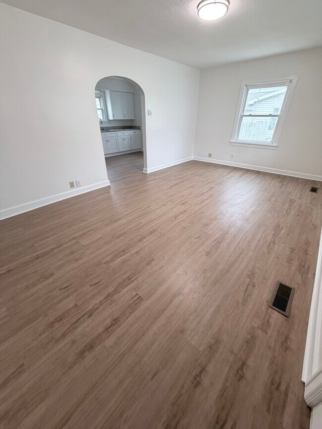 Photo - 229 E Madison St