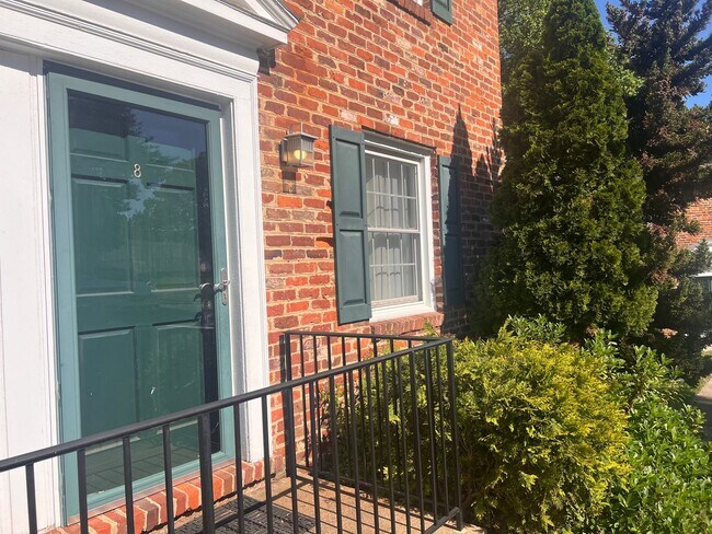 Photo - 415 Burgoyne Rd