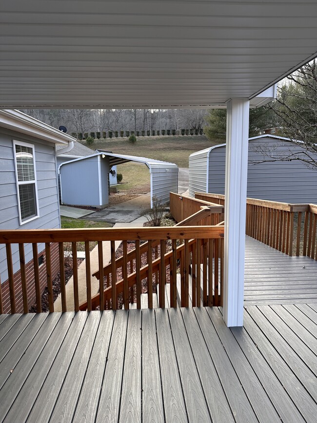 Photo - 304 Carson Elliott Dr