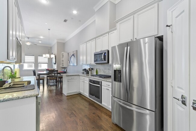 Photo - 2409 Lawrence St