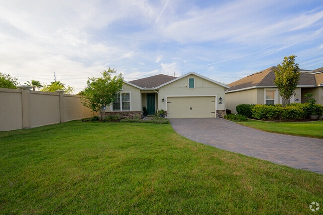 Building Photo - Lucaya Lake Club- Single Family Home