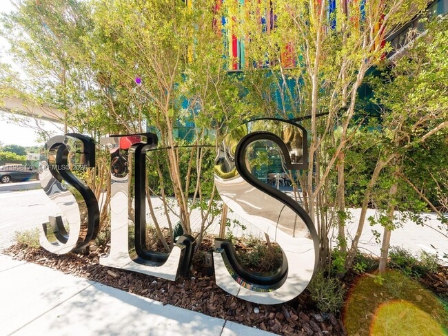 Building Photo - 1300 S Miami Ave Unit 1204