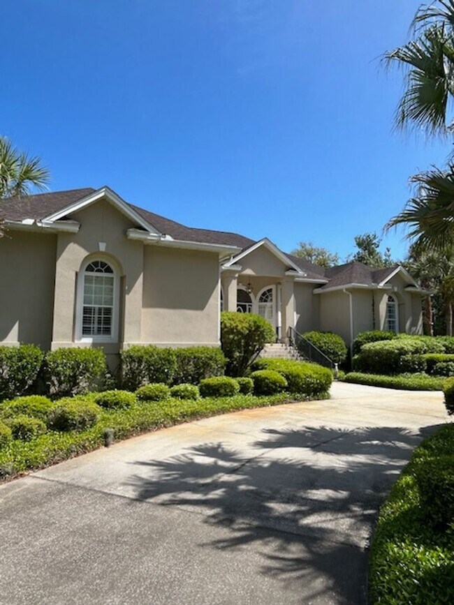 Photo - Hamilton Landing