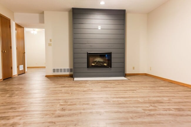 Photo - 3 bedroom, 2.5 bath townhouse in NW Lincoln