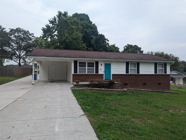 Building Photo - 908 Columbia Rd Rental