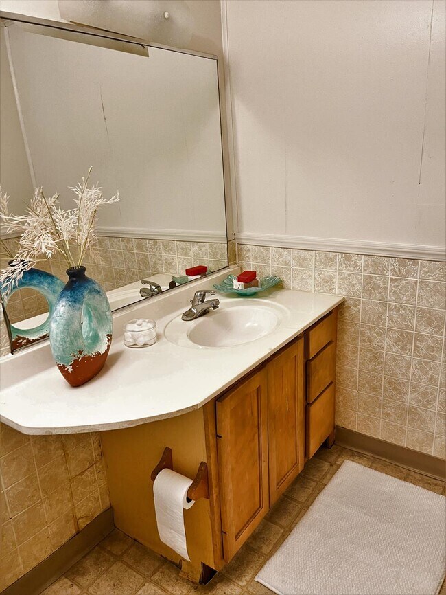 Photo - 630 Bowery St