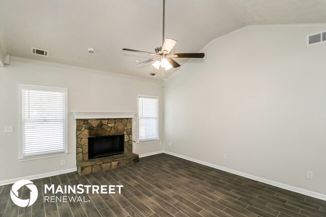 Photo - 355 Freeman Dr