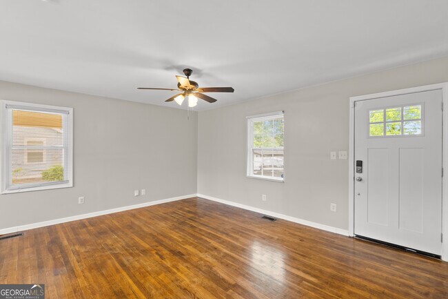 Photo - 2161 Rochelle Way