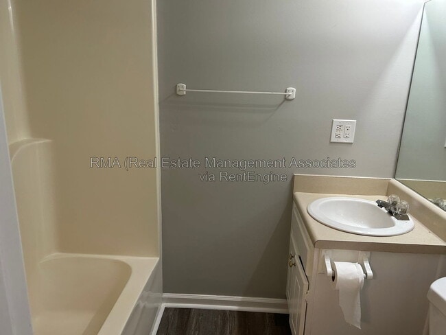 Photo - 103 Bluebird Ln