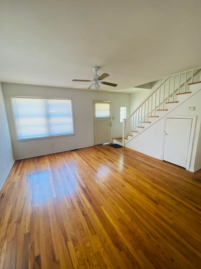 Photo - 124 S Franklin Blvd House