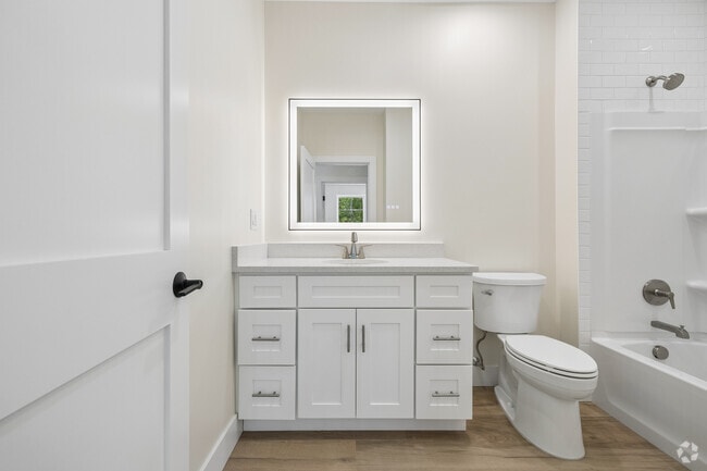 1BR, 1BA - 937SF - Bathroom